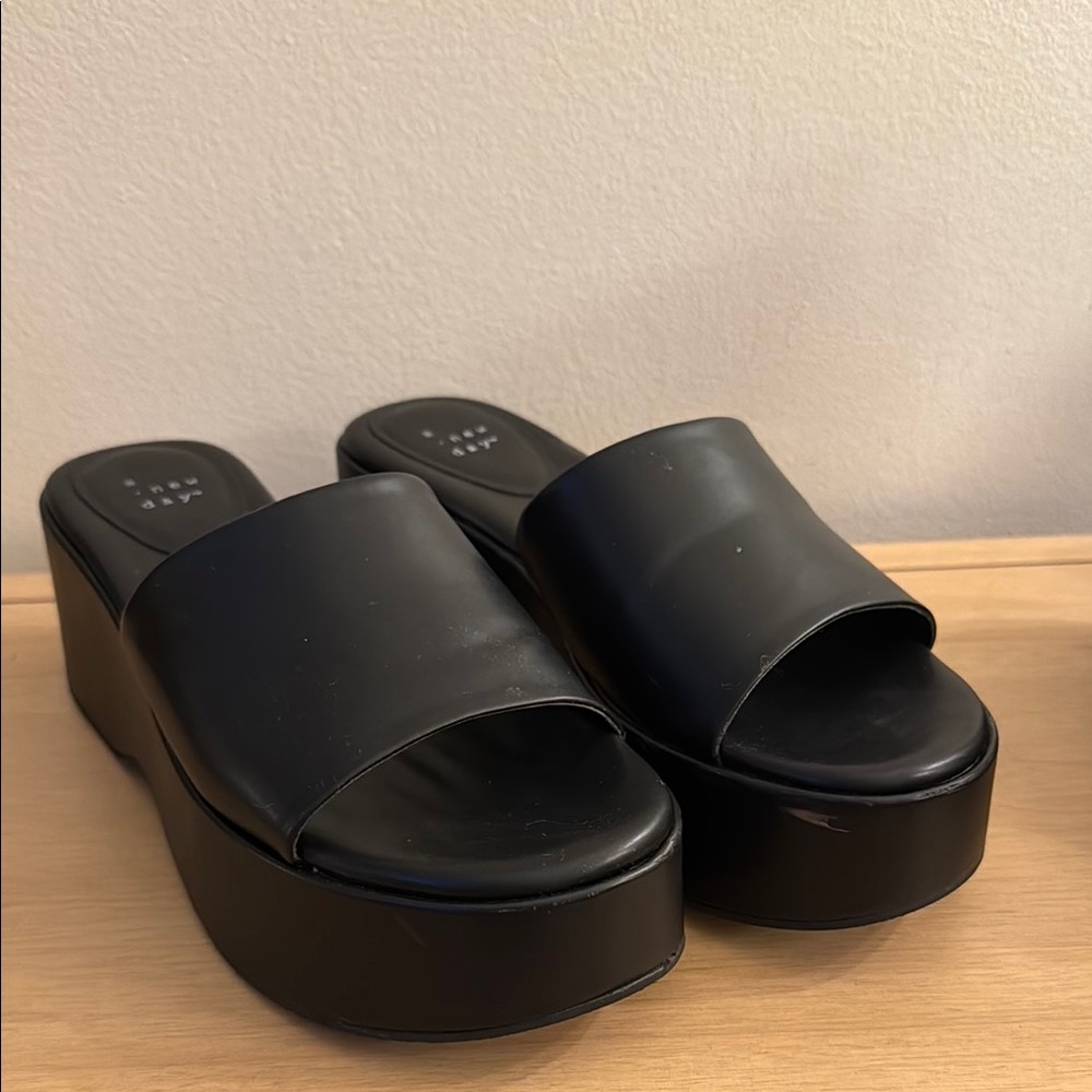 Black Platform Slide Sandals